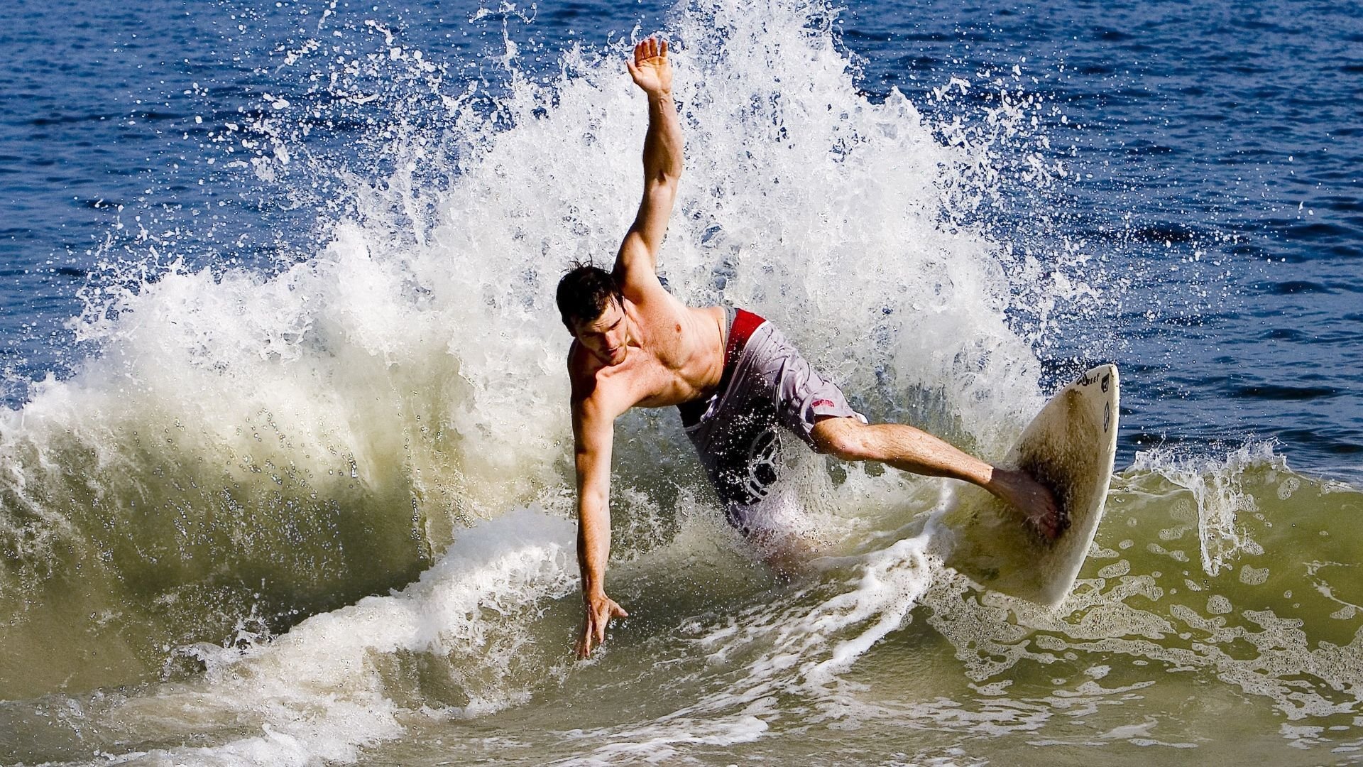 莱万多夫斯基：巴萨锋霸，波兰神锋，为什么说莱万是波兰第二中锋